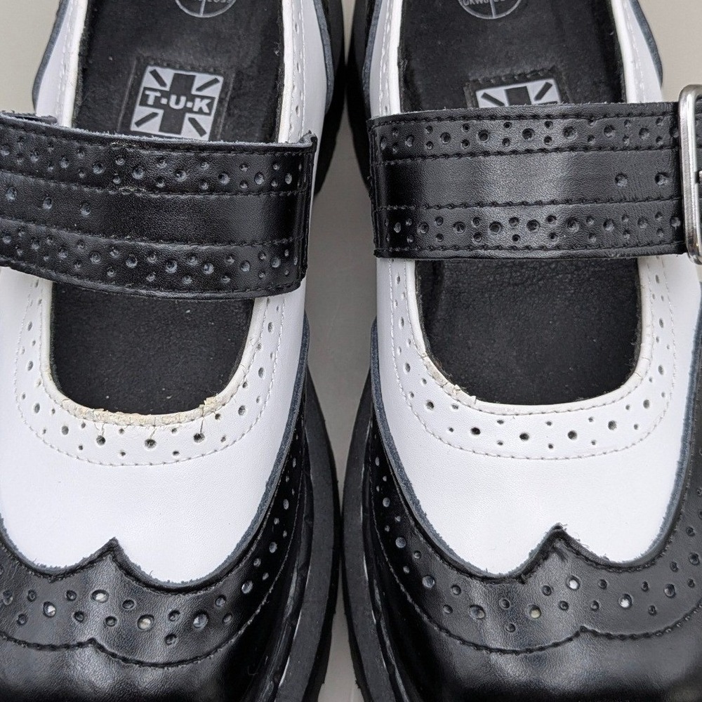 T.U.K. Anarchic Brogue White Black Mary Janes Buckle Strap Womens Size 8 - Picture 5 of 9
